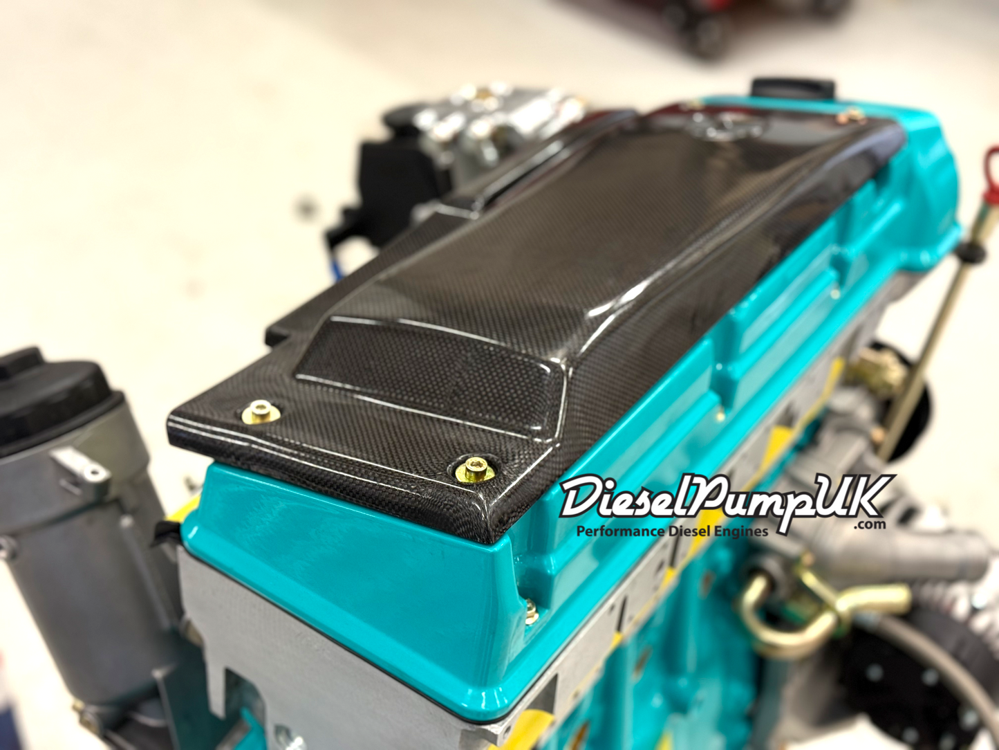 OM605 Carbon Fibre Rocker Cover