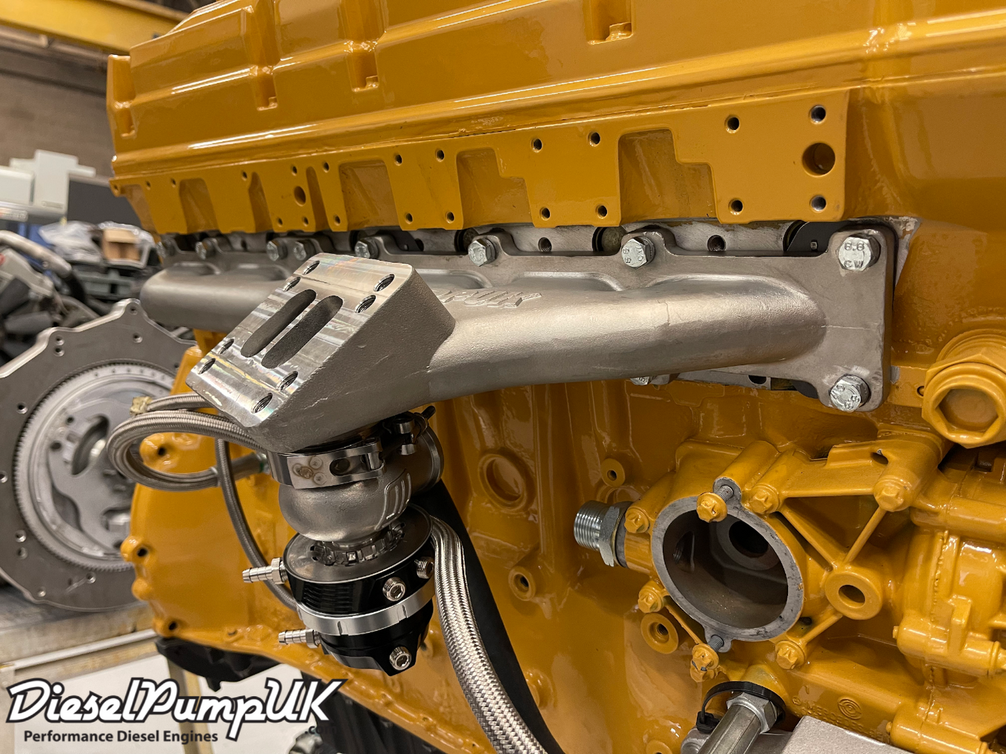 OM606 Compact Stainless Manifold
