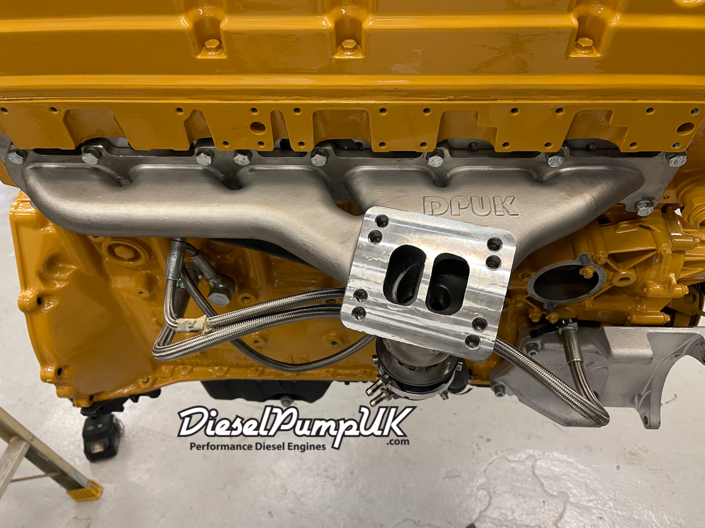 OM606 Compact Stainless Manifold